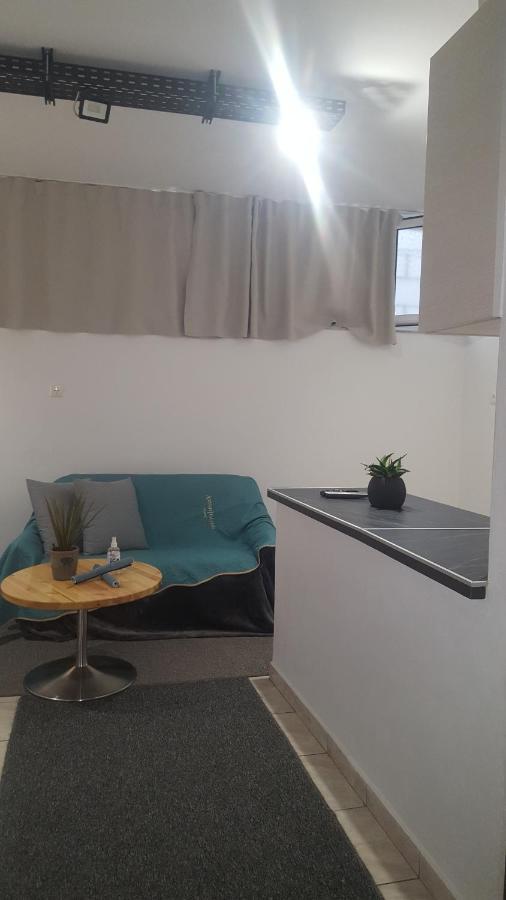 Studio V3St & Parking Lárisa Eksteriør bilde